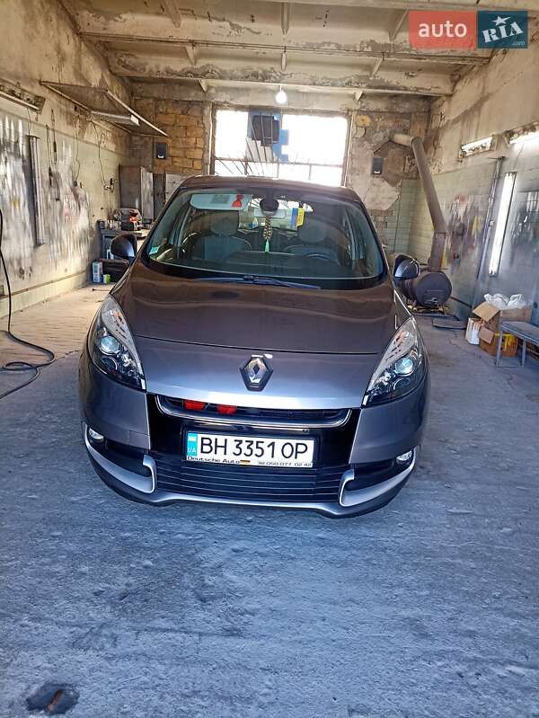 Renault Megane Scenic 2012