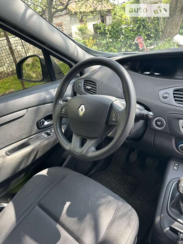 Минивэн Renault Megane Scenic 2012 в Кременчуге