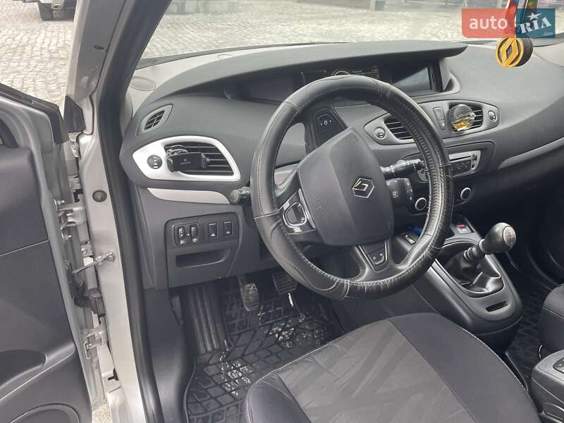 Мінівен Renault Megane Scenic 2014 в Кельменцях