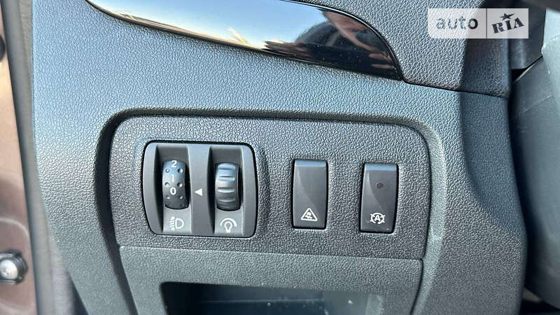 Мінівен Renault Megane Scenic 2012 в Києві фото 37 Мінівен Renault Megane Scenic 2012 в Києві