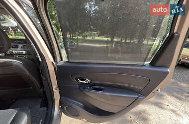 Минивэн Renault Megane Scenic 2012 в 