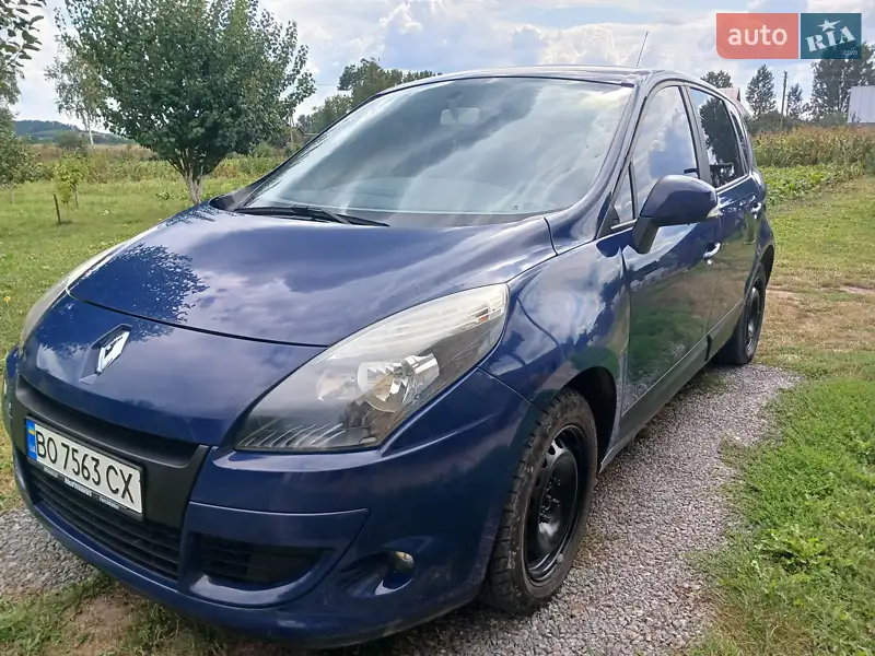 Минивэн Renault Megane Scenic 2009 в 