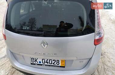 Мінівен Renault Megane Scenic 2015 в 