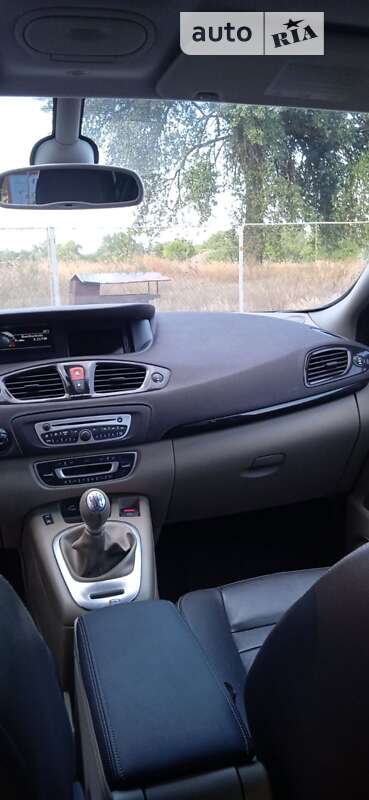 Мінівен Renault Megane Scenic 2011 в Києві фото 5 Мінівен Renault Megane Scenic 2011 в Києві