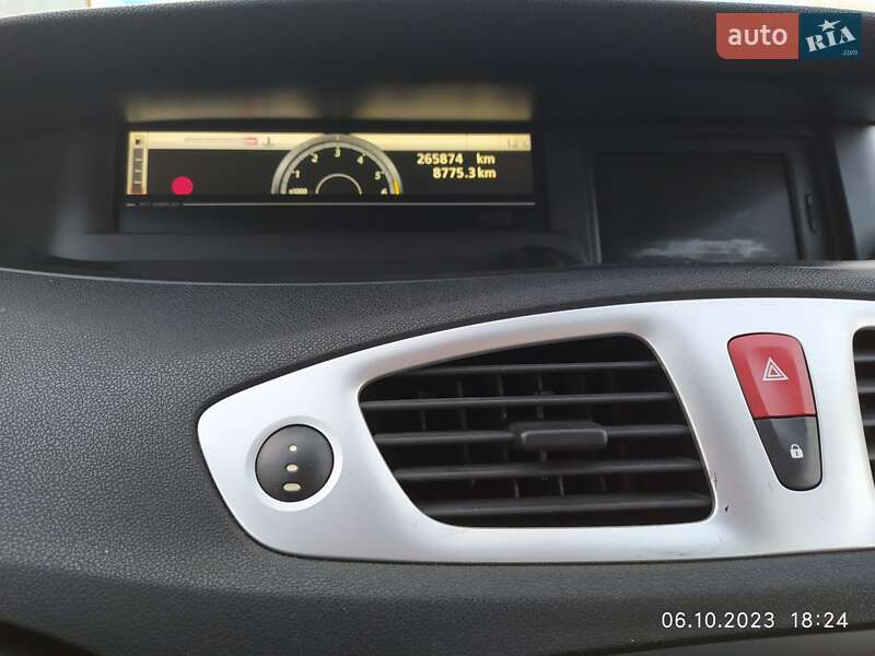 Минивэн Renault Megane Scenic 2010 в Черновцах