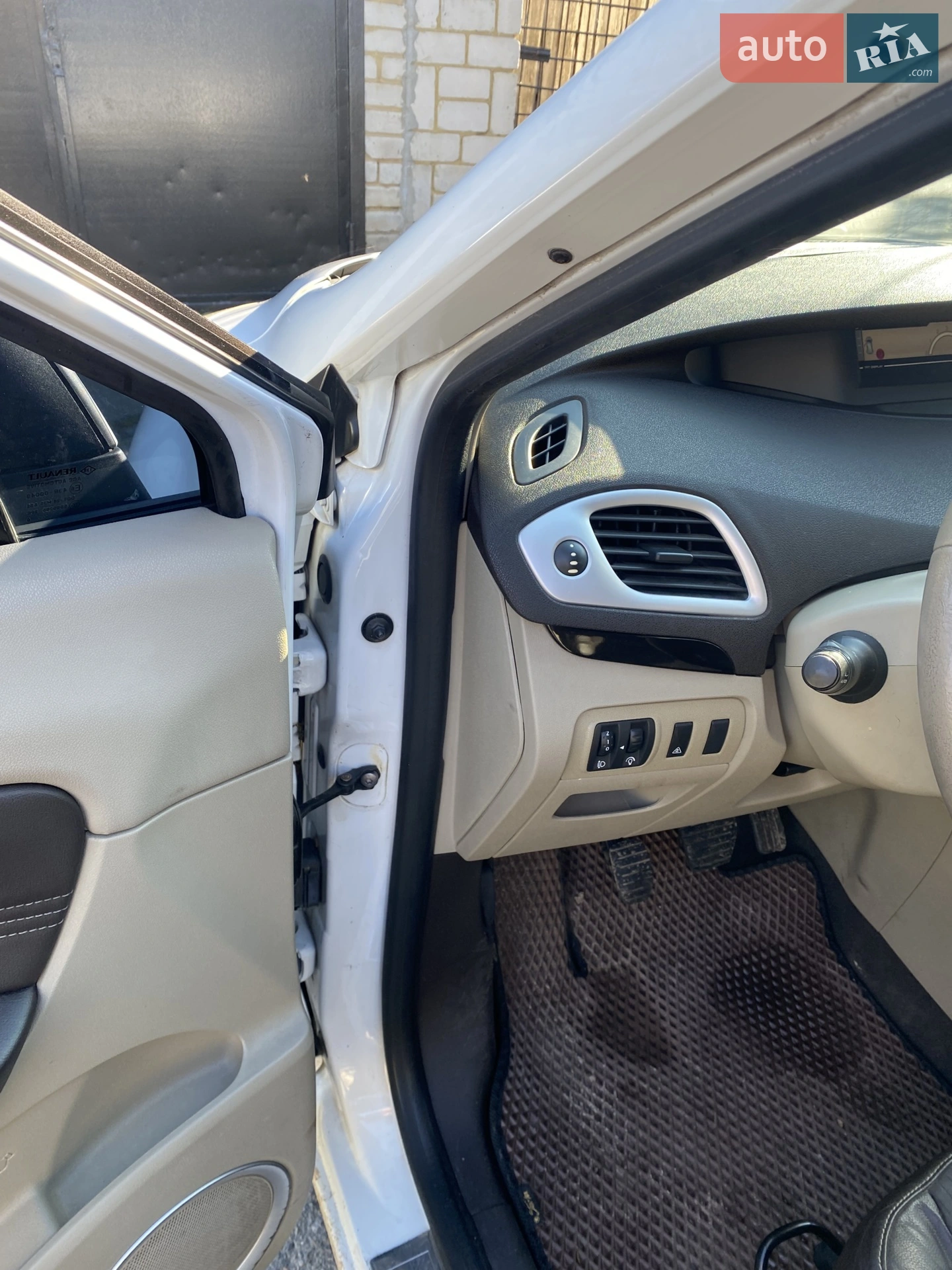 2010 Renault Scenic - мініатюра 13
