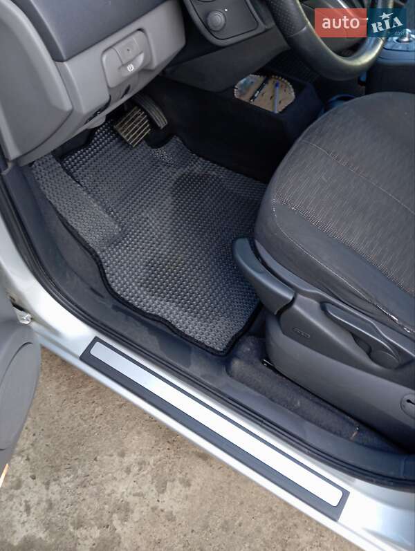 Минивэн Renault Megane Scenic 2007 в Ивано-Франковске
