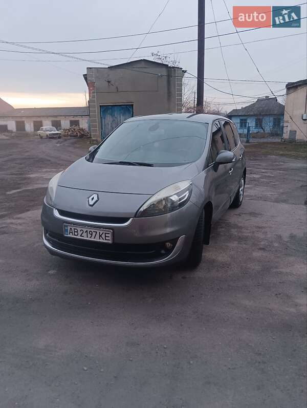 Минивэн Renault Megane Scenic 2013 в Ямполе