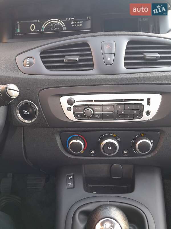 Минивэн Renault Megane Scenic 2016 в Кривом Роге