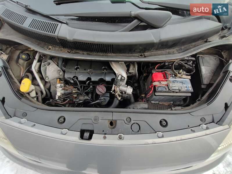 Мінівен Renault Megane Scenic 2005 в Сумах фото 5 Мінівен Renault Megane Scenic 2005 в Сумах