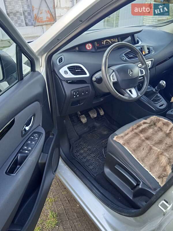 Минивэн Renault Megane Scenic 2011 в Хмельницком