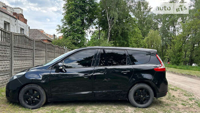 Мінівен Renault Megane Scenic 2010 в Сумах