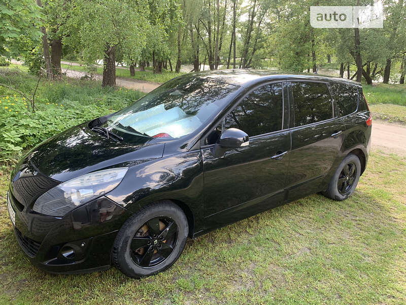 Мінівен Renault Megane Scenic 2010 в Сумах