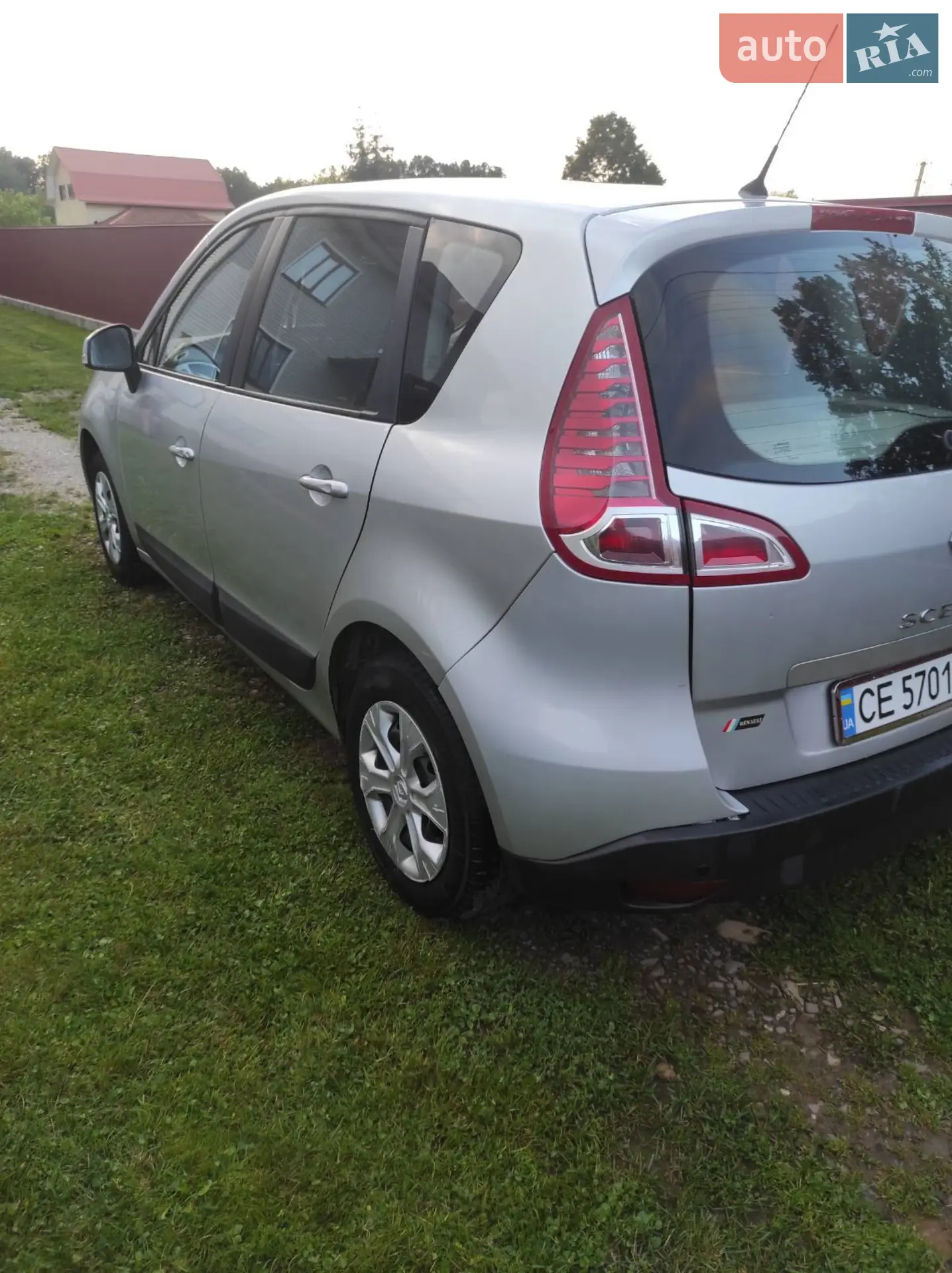 2010 Renault Scenic - мініатюра 3