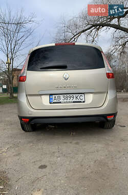 Минивэн Renault Megane Scenic 2009 в 