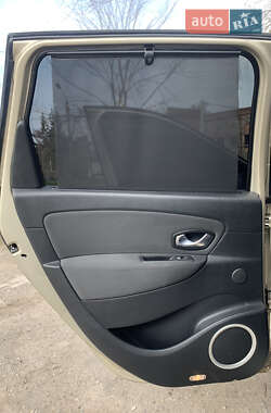 Минивэн Renault Megane Scenic 2009 в 