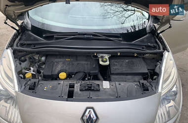 Минивэн Renault Megane Scenic 2009 в 