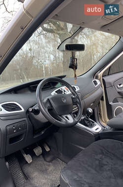Минивэн Renault Megane Scenic 2009 в 