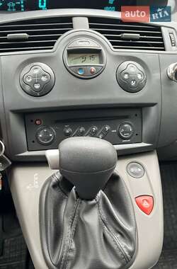 Минивэн Renault Megane Scenic 2006 в 