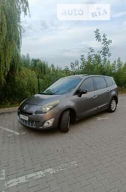 Мінівен Renault Megane Scenic 2011 в 