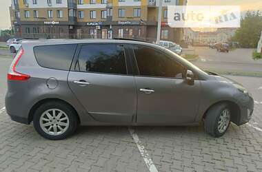 Мінівен Renault Megane Scenic 2011 в 