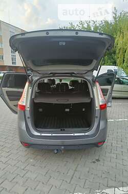 Мінівен Renault Megane Scenic 2011 в 