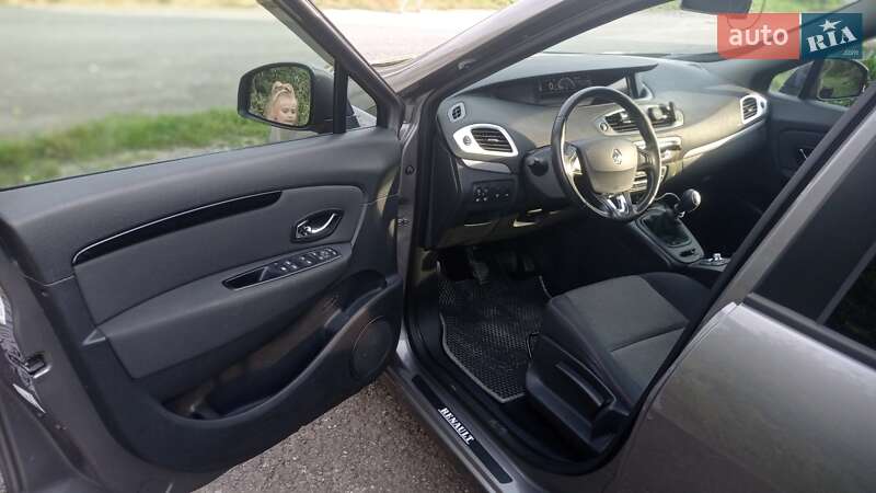 Минивэн Renault Megane Scenic 2016 в Тернополе фото 23 Минивэн Renault Megane Scenic 2016 в Тернополе