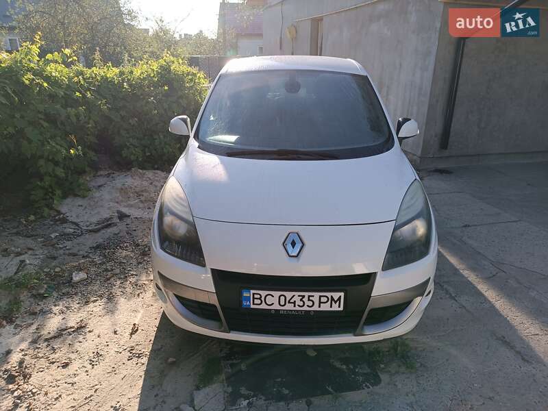 Минивэн Renault Megane Scenic 2011 в Новояворовске