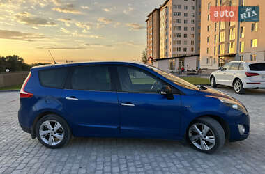 Минивэн Renault Megane Scenic 2011 в 