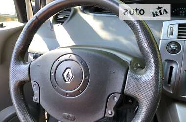 Минивэн Renault Megane Scenic 2004 в 