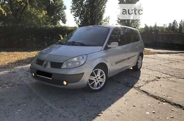 Минивэн Renault Megane Scenic 2004 в 