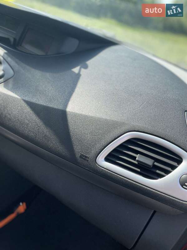 Минивэн Renault Megane Scenic 2010 в Збараже