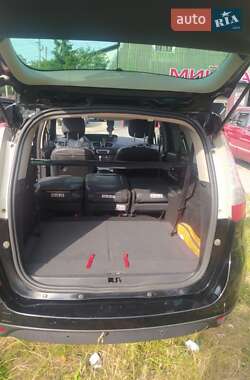 Минивэн Renault Megane Scenic 2015 в 