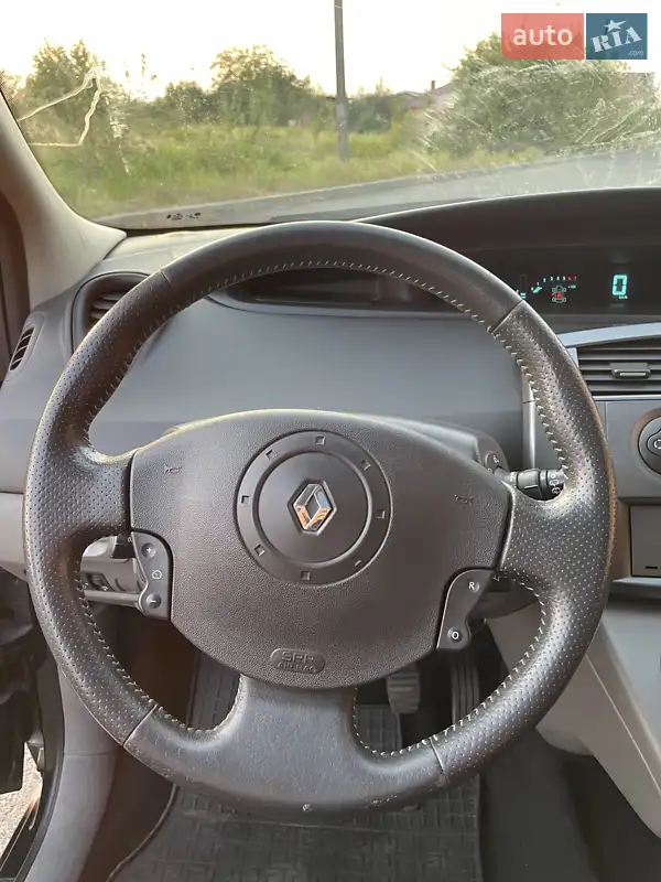 Минивэн Renault Megane Scenic 2005 в 