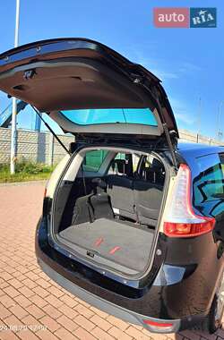 Минивэн Renault Megane Scenic 2011 в 
