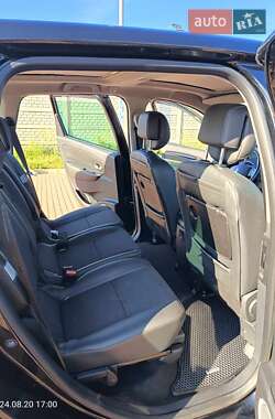 Минивэн Renault Megane Scenic 2011 в 