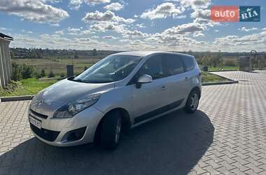 Минивэн Renault Megane Scenic 2010 в Шумске