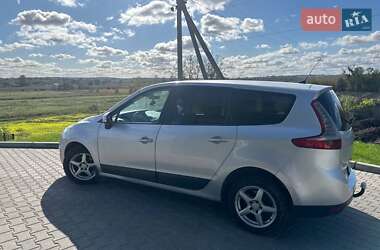 Минивэн Renault Megane Scenic 2010 в Шумске