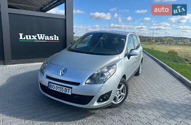 Минивэн Renault Megane Scenic 2010 в Шумске