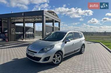 Минивэн Renault Megane Scenic 2010 в Шумске