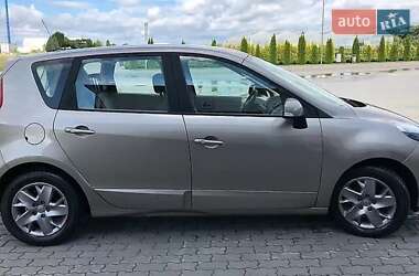 Мінівен Renault Megane Scenic 2011 в 