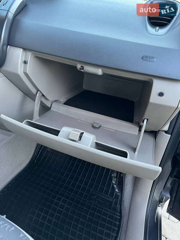 Минивэн Renault Megane Scenic 2006 в Черновцах