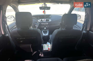 Минивэн Renault Megane Scenic 2009 в 