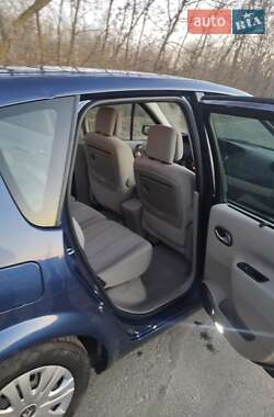 Минивэн Renault Megane Scenic 2005 в 