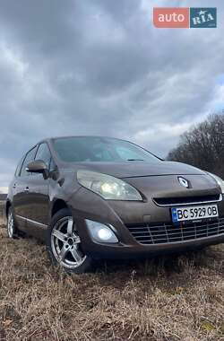 Минивэн Renault Megane Scenic 2010 в Буске