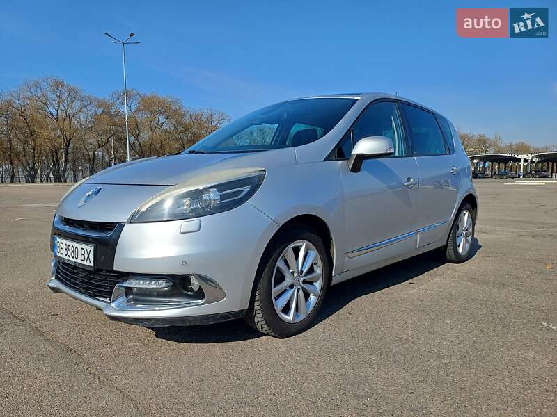 Renault Megane Scenic 2012