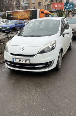Минивэн Renault Megane Scenic 2012 в 