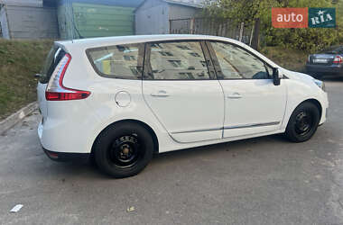 Минивэн Renault Megane Scenic 2012 в 