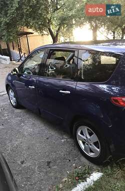 Минивэн Renault Megane Scenic 2009 в 