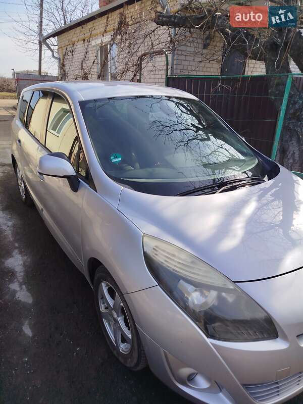 Минивэн Renault Megane Scenic 2009 в Доброполье